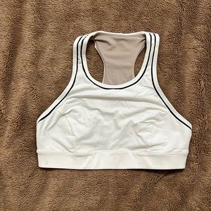 Lululemon sports bra size 8